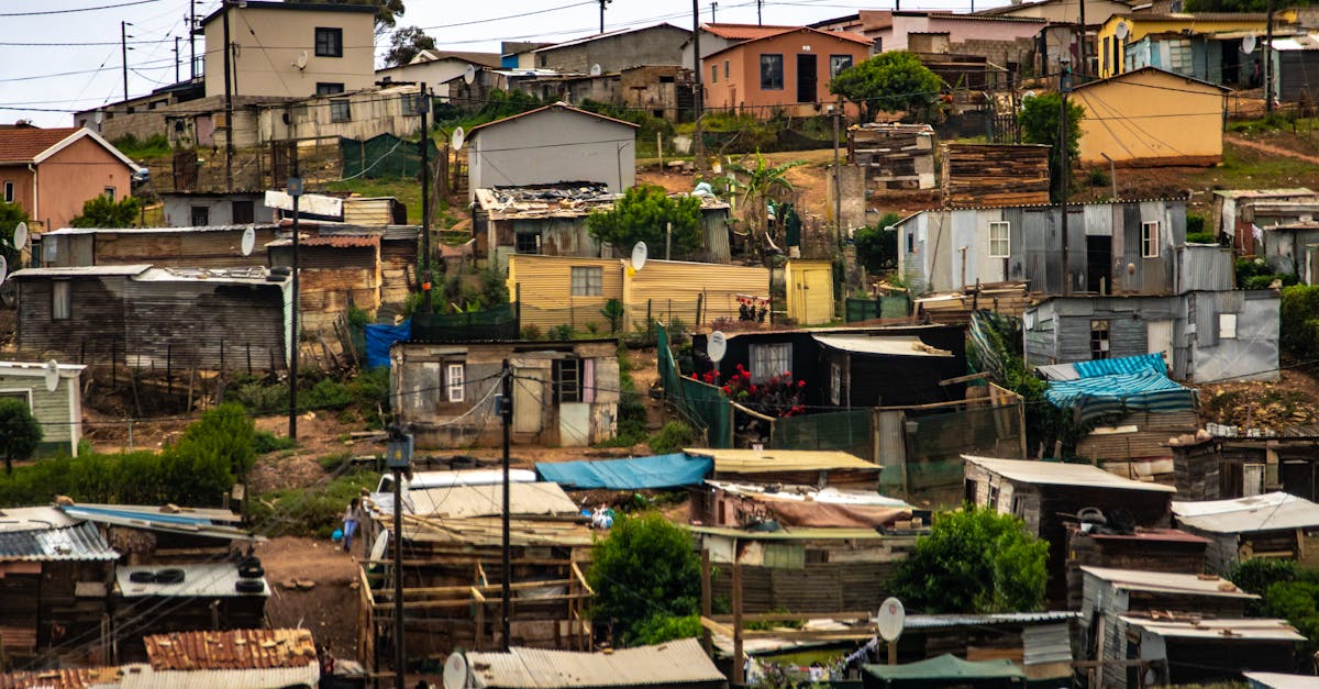 découvrez les défis économiques actuels qui façonnent notre société, de l'inflation à l'instabilité des marchés, et comment ils impactent les entreprises et les consommateurs. analysez les tendances et les solutions pour naviguer dans cet environnement complexe.