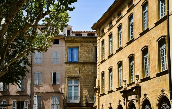 Convention collective courtier en assurance : guide complet IDCC 2247
